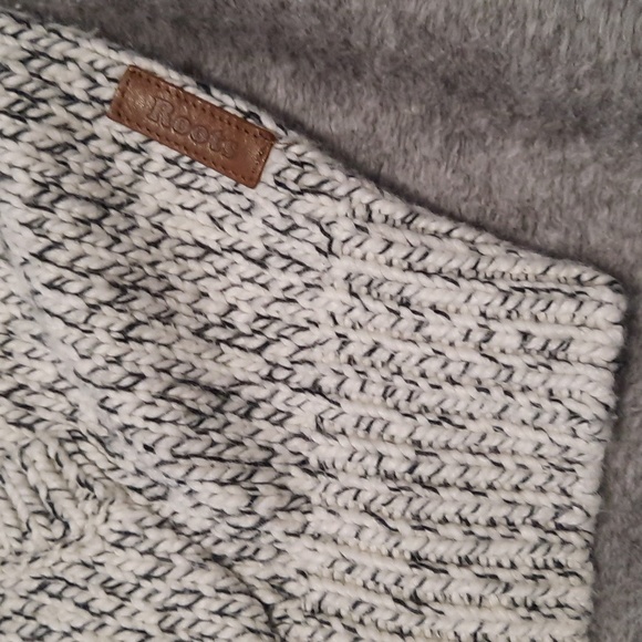 Roots Youth Sweater (Size XXL 13-14) - Picture 4 of 5